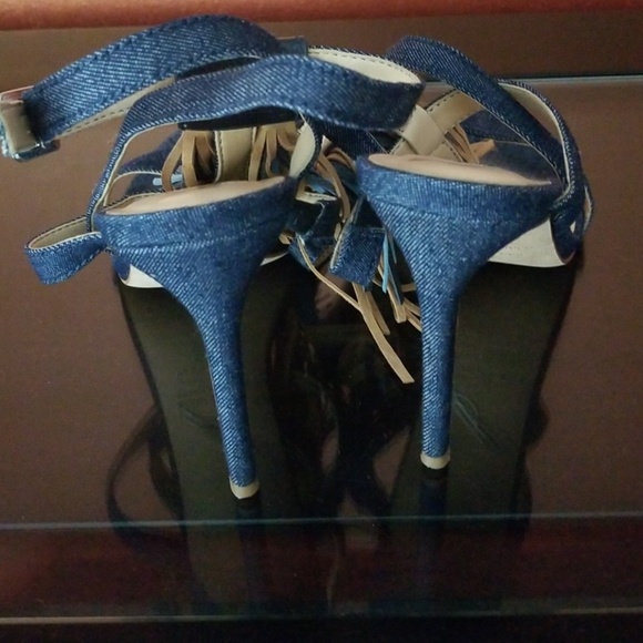 Sandals - Picture 3 of 4